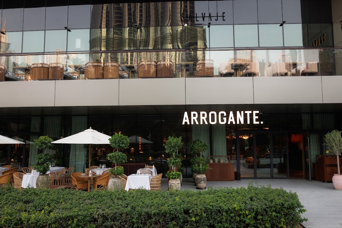 Arrogante, Dubai
