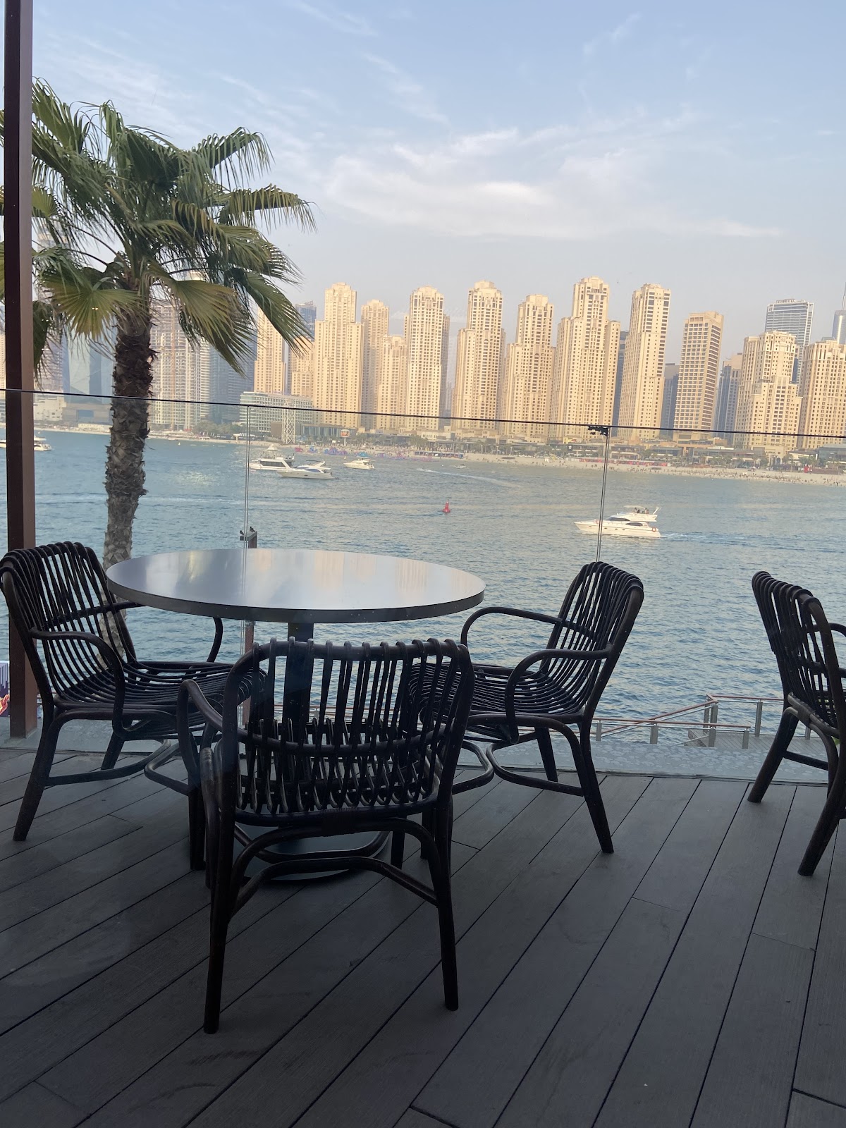 Günaydın, Dubai