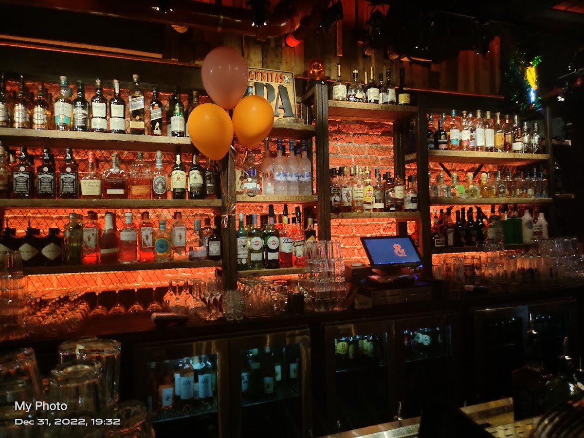 Lock, Stock & Barrel Business Bay, Dubai