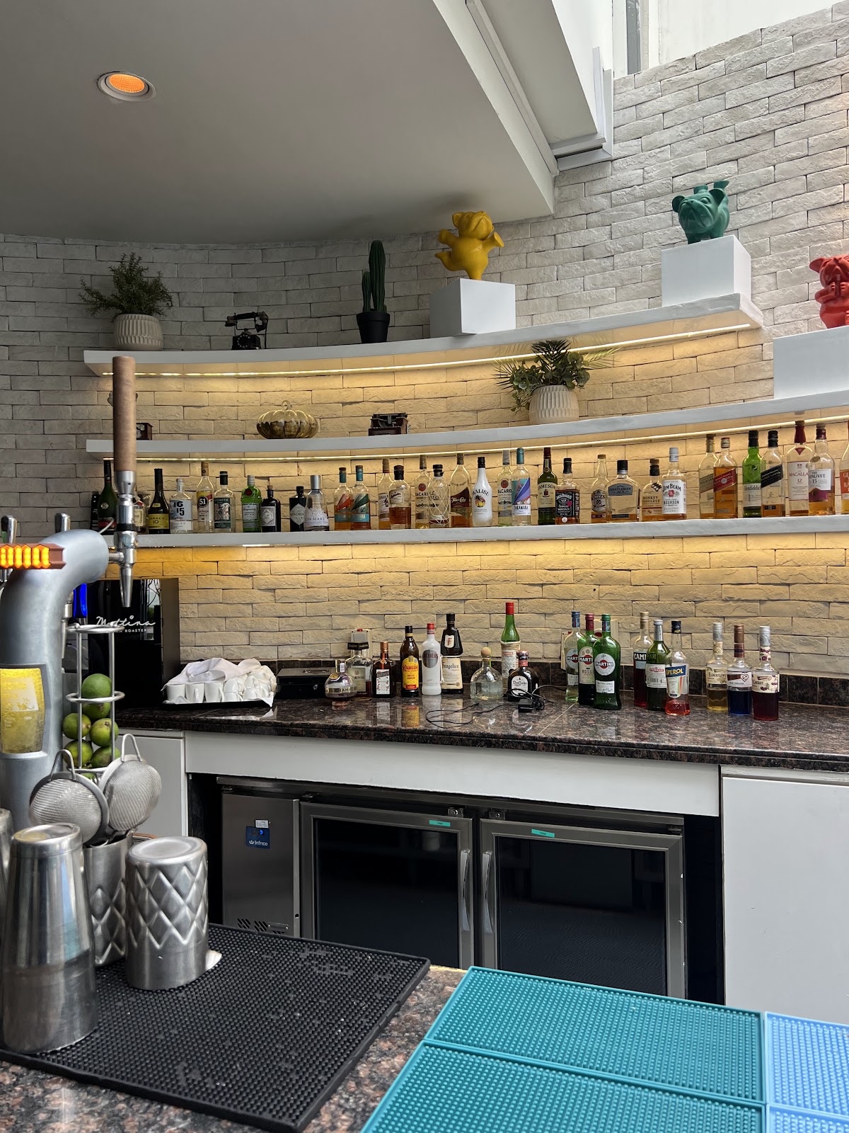 Malibu Sky Lounge and Bar, Dubai